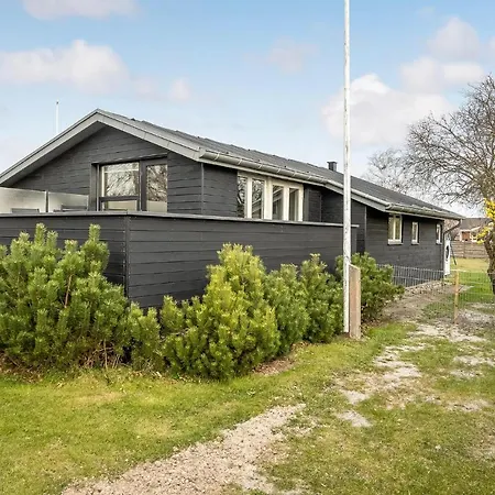 In Juelsminde W/ Wifi And 3 Bedrooms